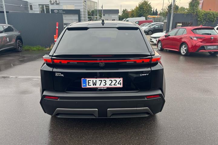 Sort Toyota Toyota C-HR+ fra 2026