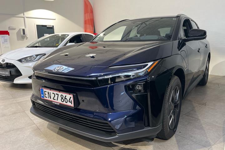 Blå Toyota BZ4X fra 2026