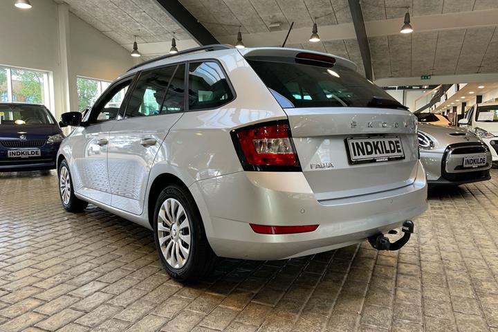 Sølv Skoda Fabia fra 2023