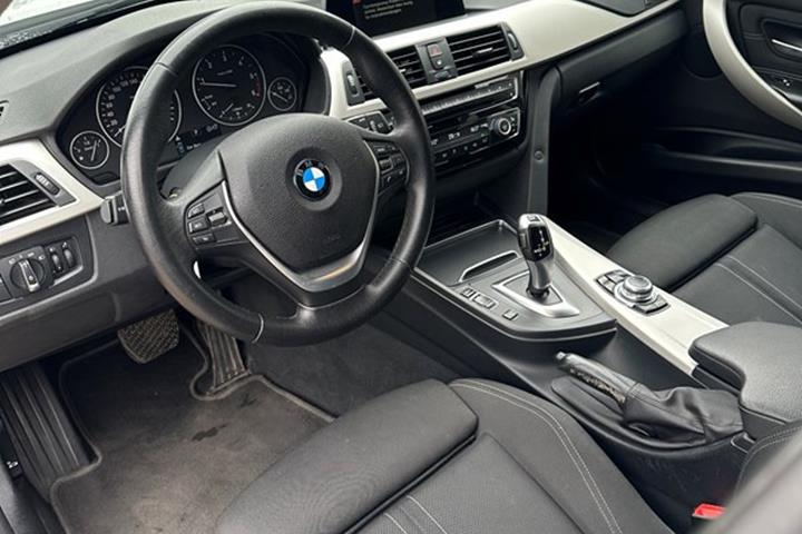 undefined BMW 318d fra 2017
