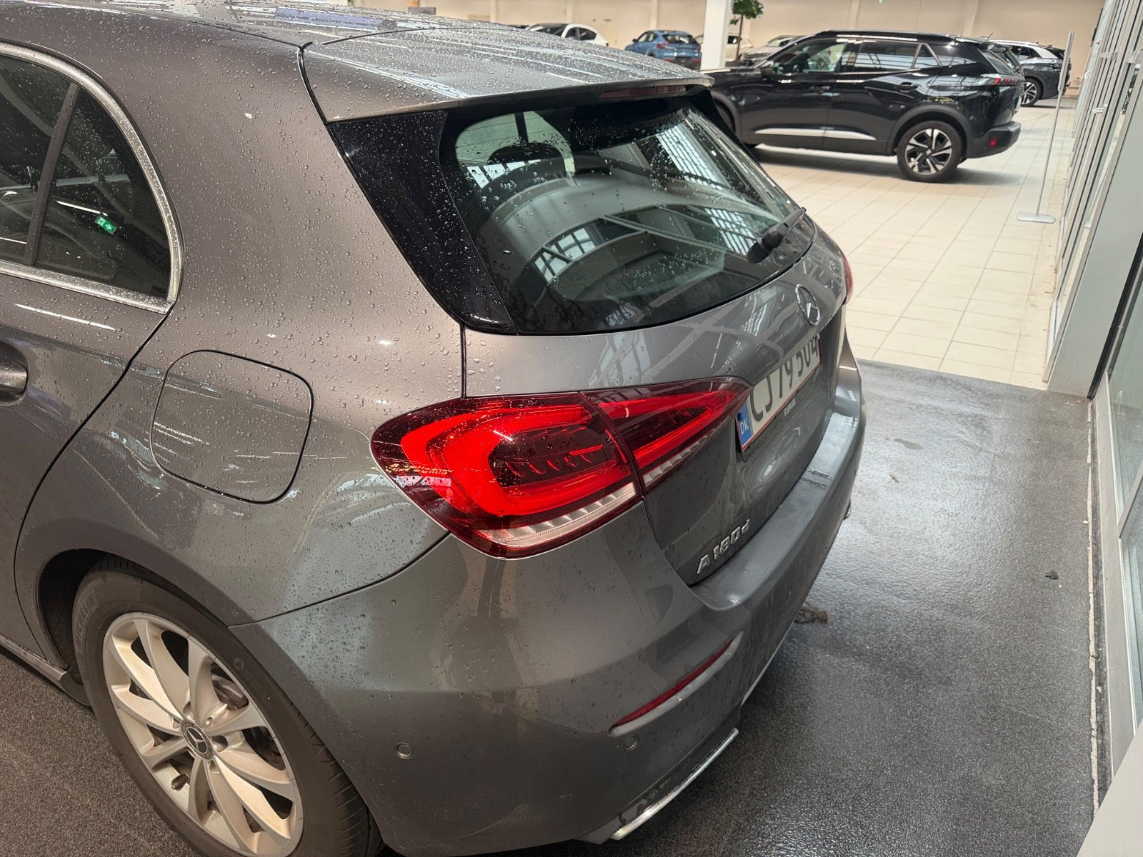 Grå Mercedes A180 d fra 2018