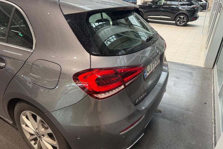 Grå Mercedes A180 d fra 2018