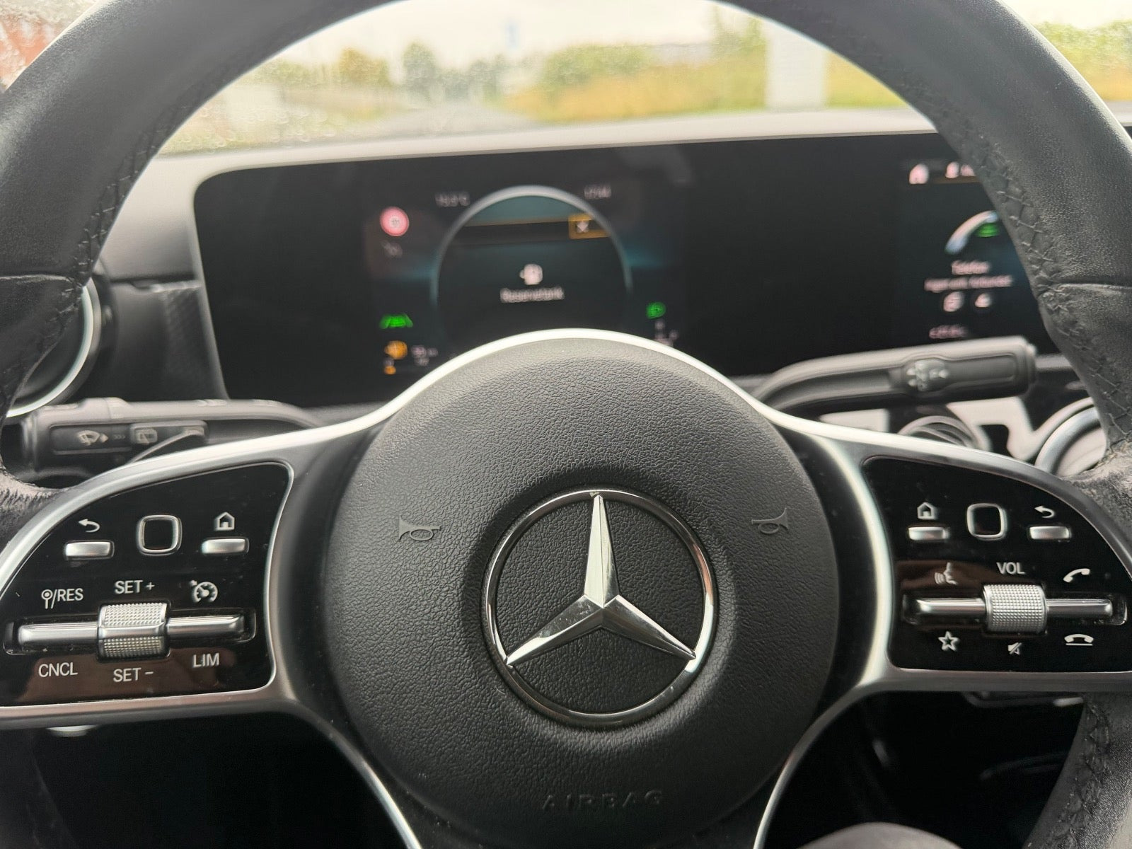 Grå Mercedes A180 d fra 2018