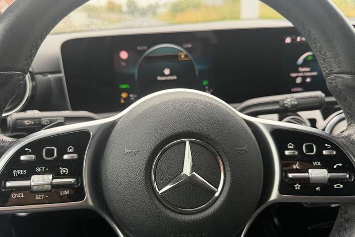 Grå Mercedes A180 d fra 2018