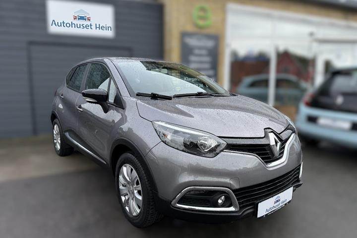 Grå Renault Captur fra 2016 set udefra