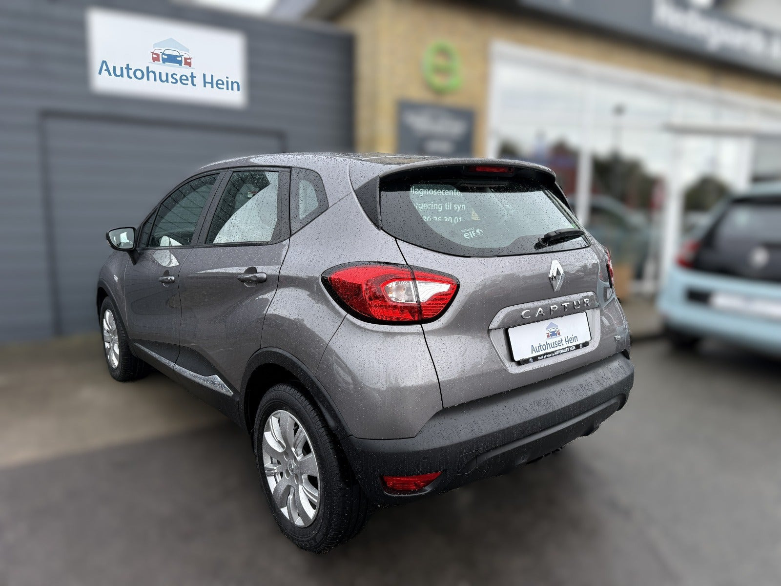 Grå Renault Captur fra 2016