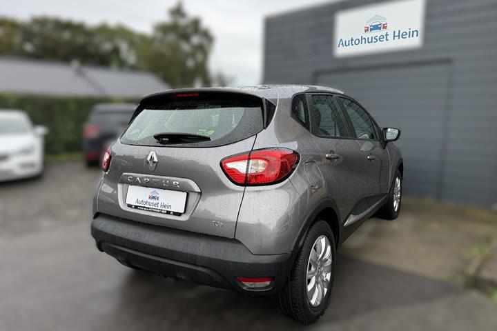 Grå Renault Captur fra 2016