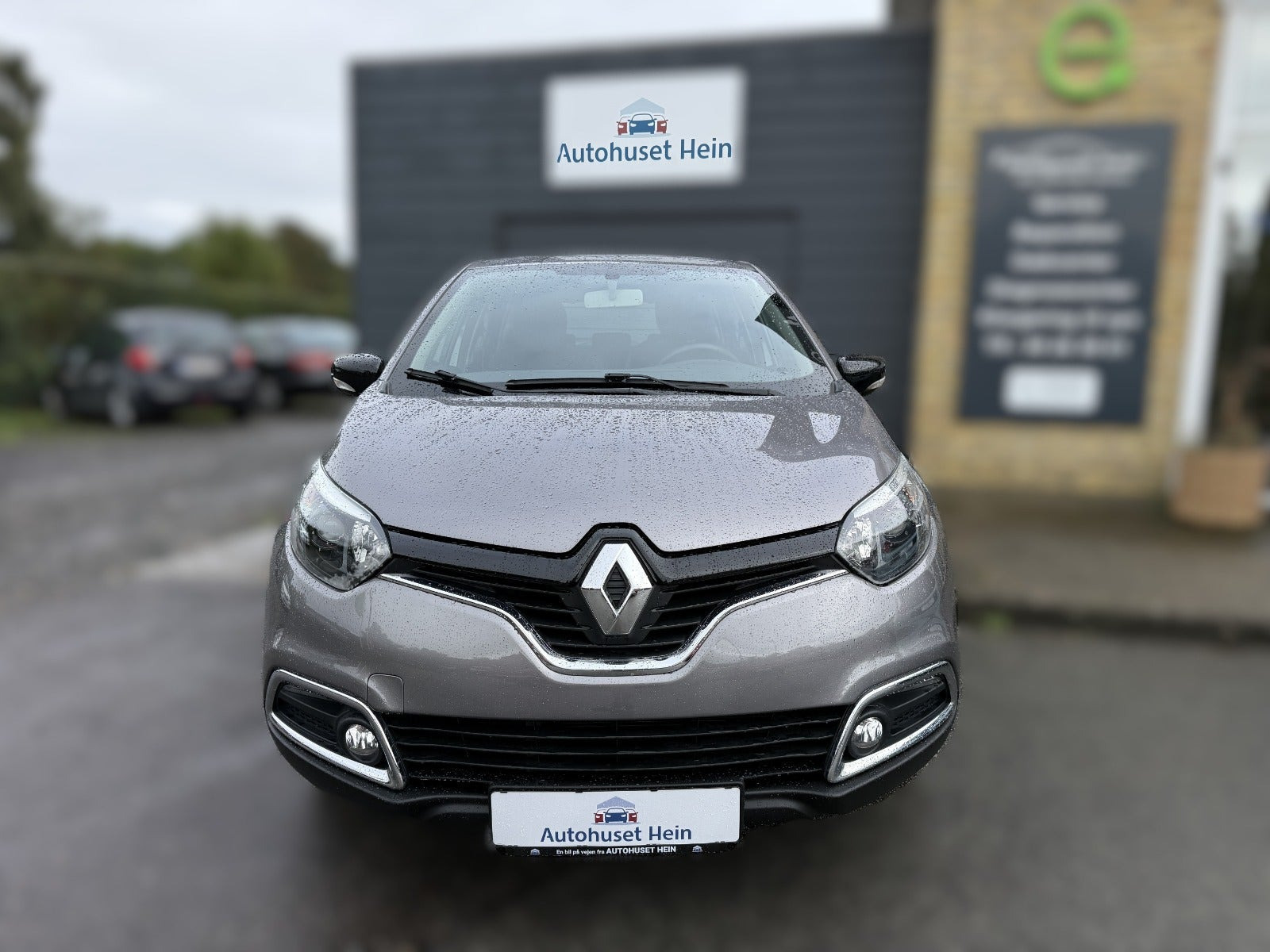 Grå Renault Captur fra 2016