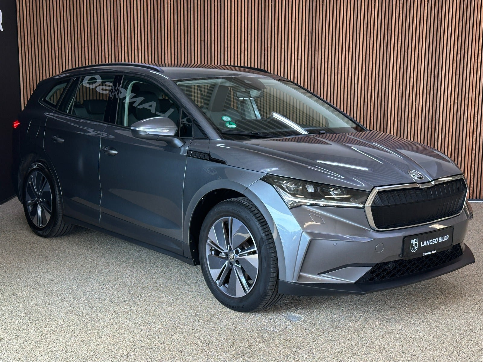 Grå Skoda Enyaq fra 2022