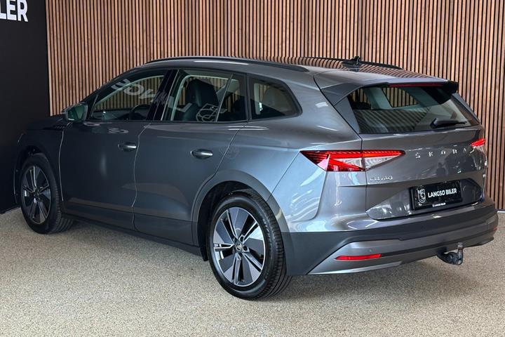 Grå Skoda Enyaq fra 2022
