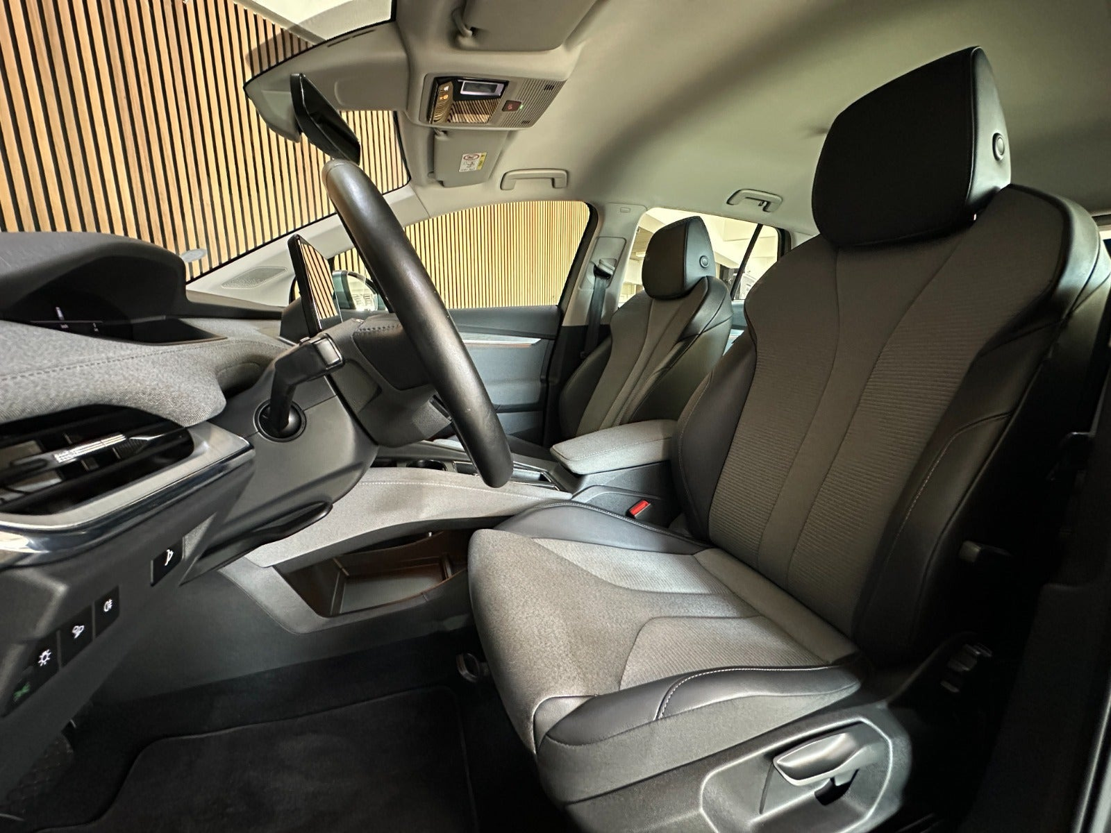 Grå Skoda Enyaq fra 2022