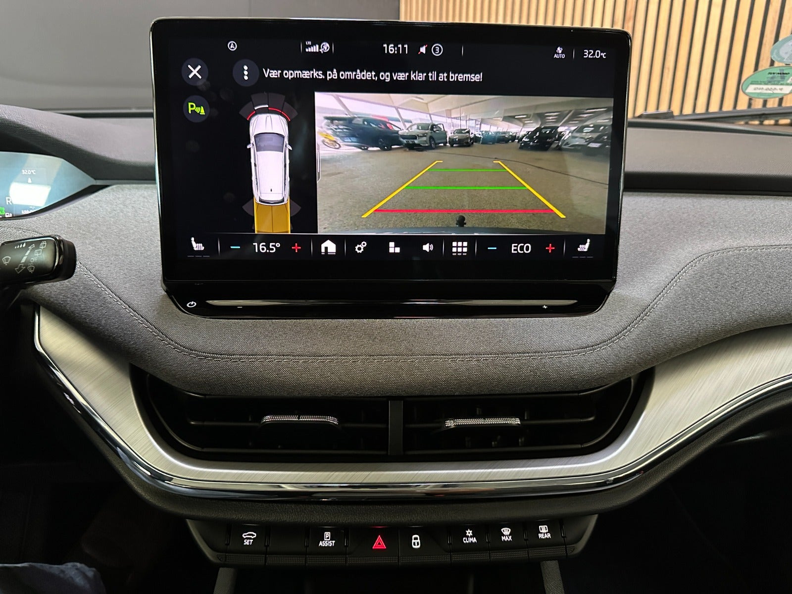 Grå Skoda Enyaq fra 2022