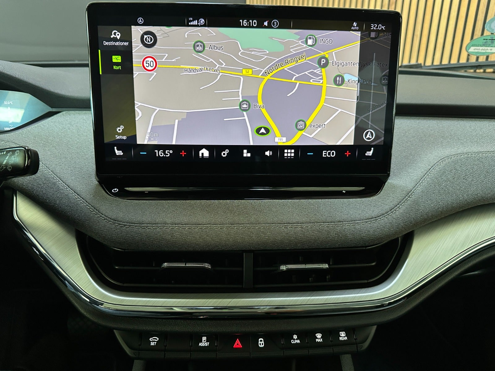 Grå Skoda Enyaq fra 2022