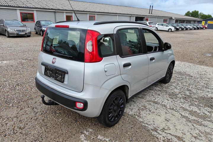 Gul Fiat Panda fra 2012