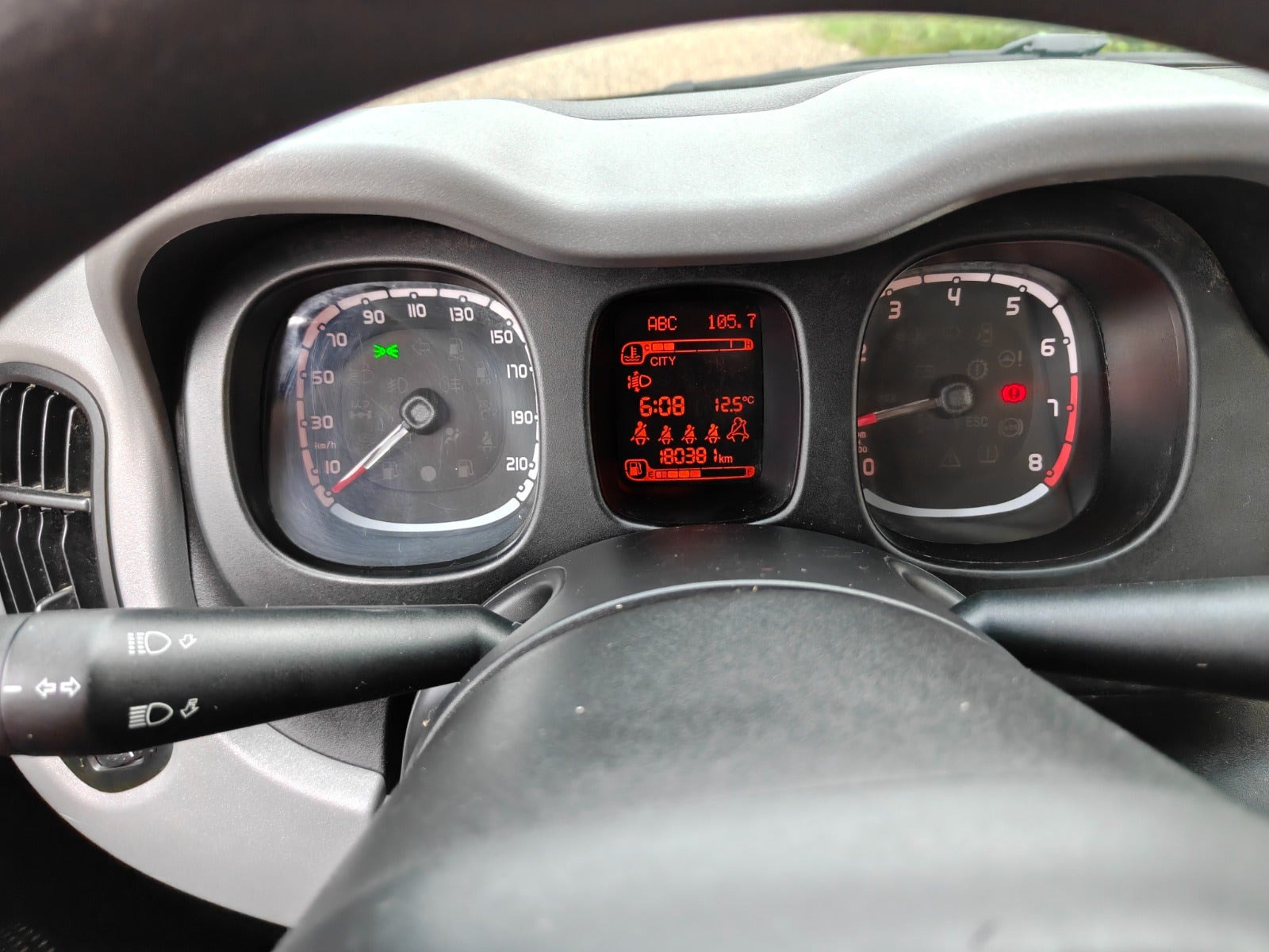 Gul Fiat Panda fra 2012