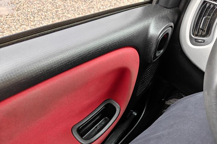 Gul Fiat Panda fra 2012