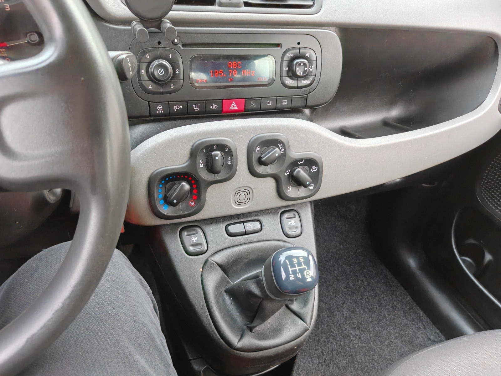 Gul Fiat Panda fra 2012