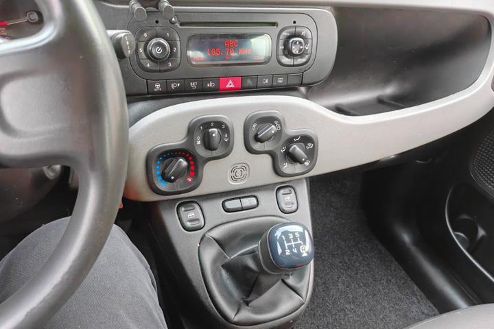 Gul Fiat Panda fra 2012
