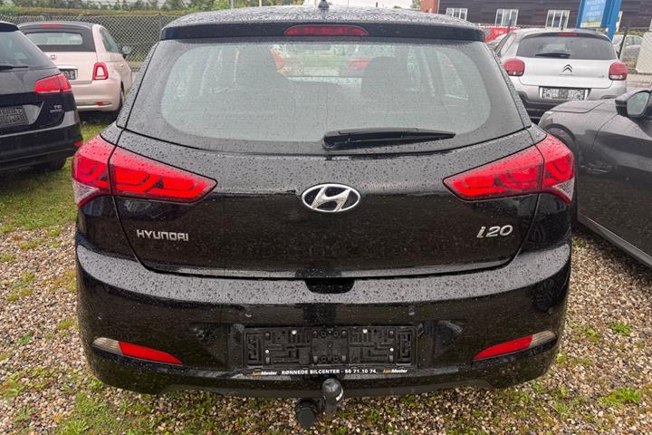 Sort Hyundai i20 fra 2017