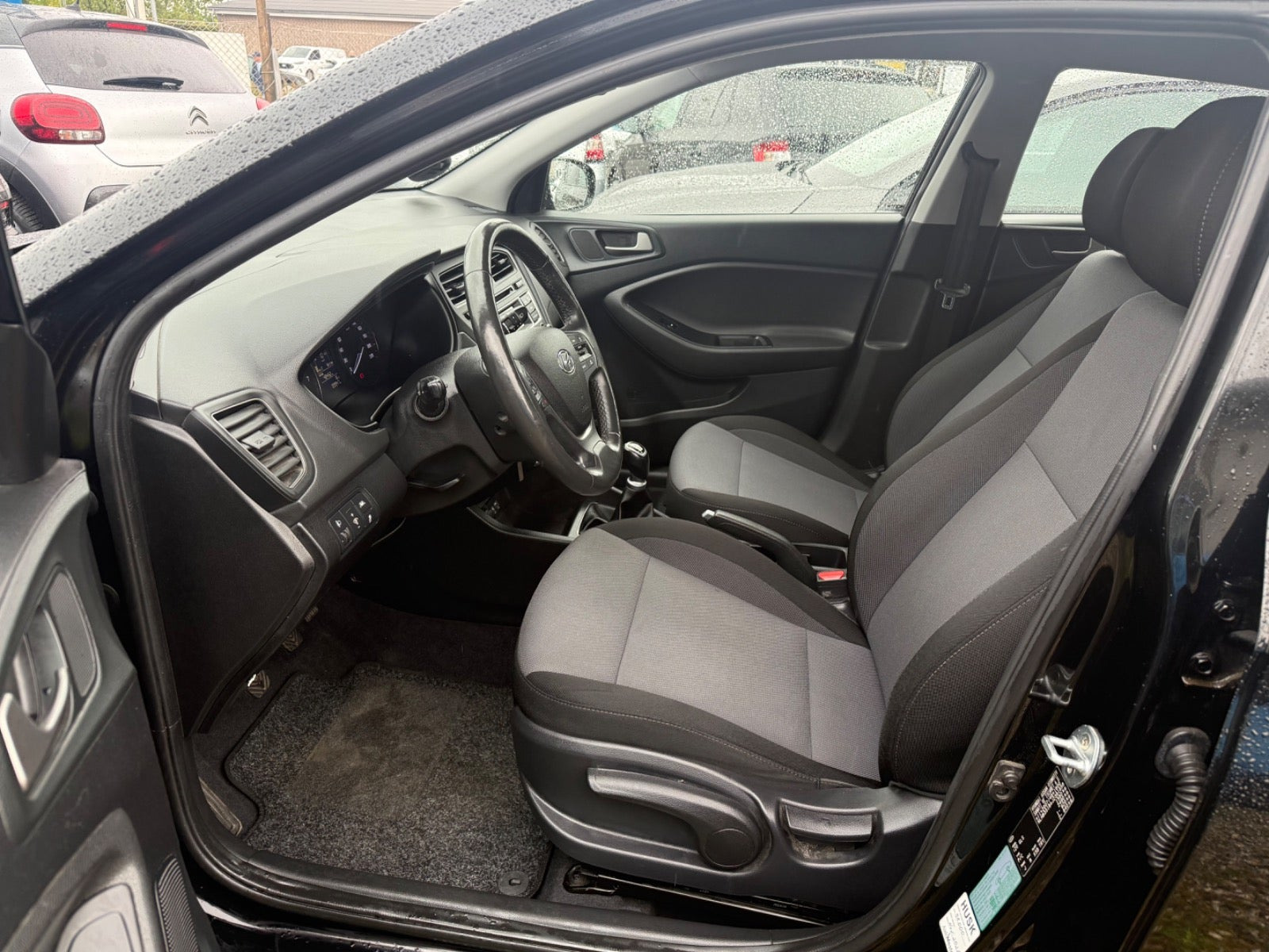 Sort Hyundai i20 fra 2017