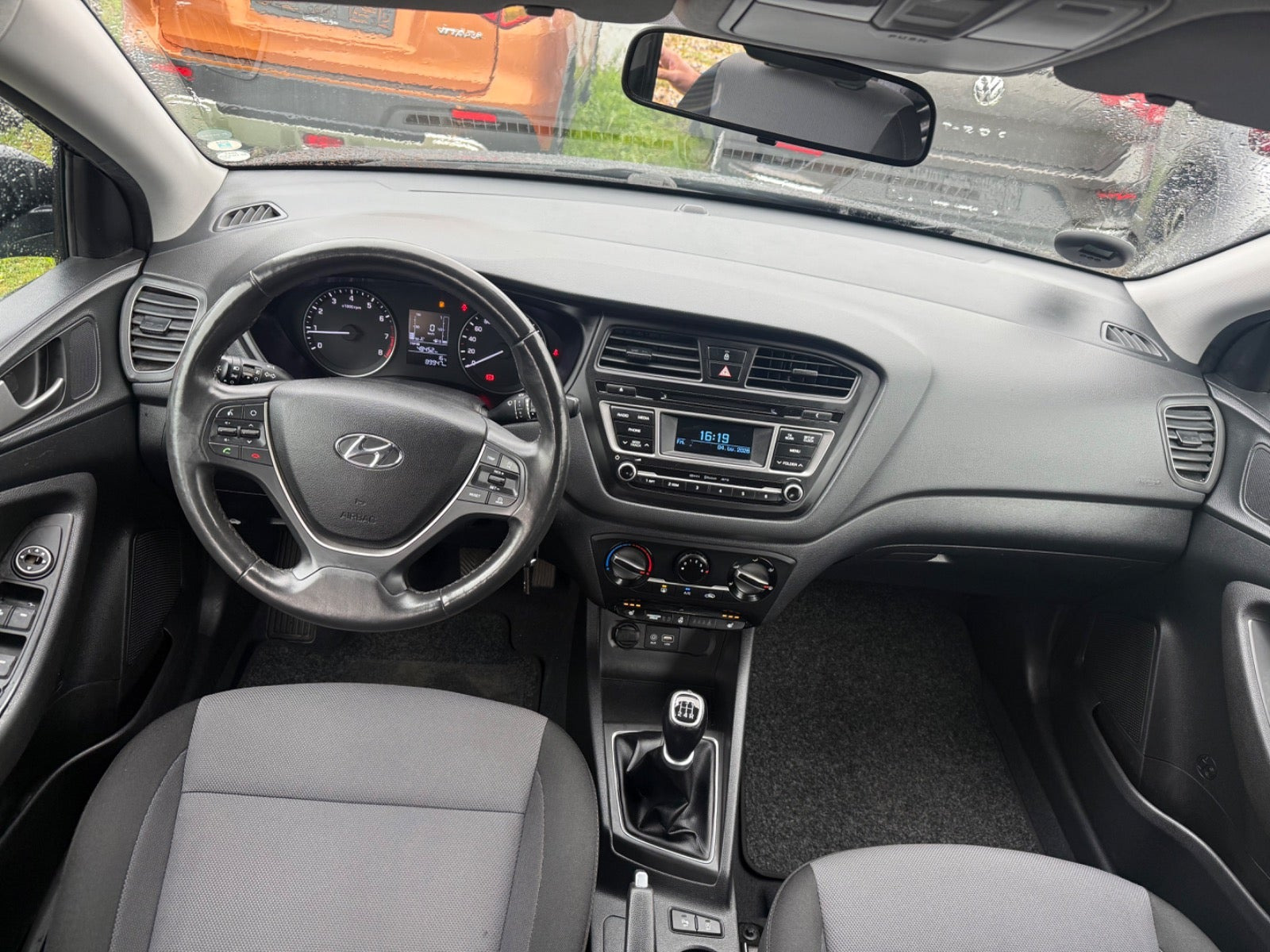 Sort Hyundai i20 fra 2017