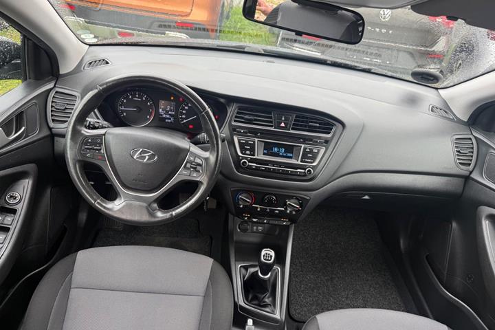 Sort Hyundai i20 fra 2017