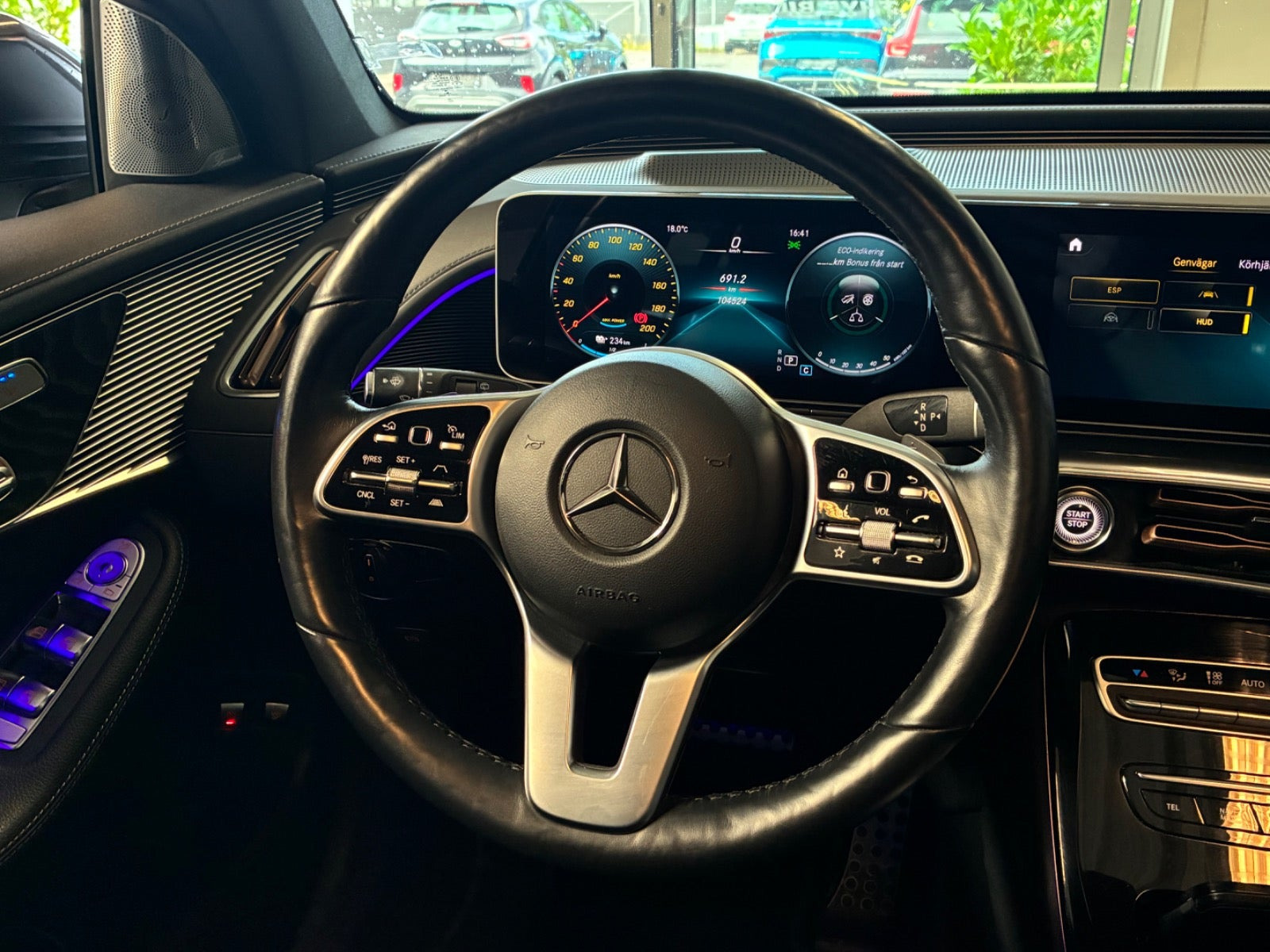 Grå Mercedes EQC400 fra 2020