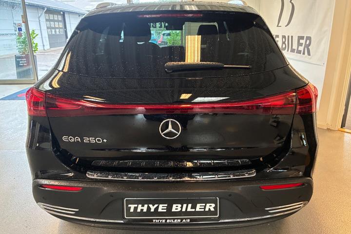 Sort Mercedes EQA250+ fra 2024