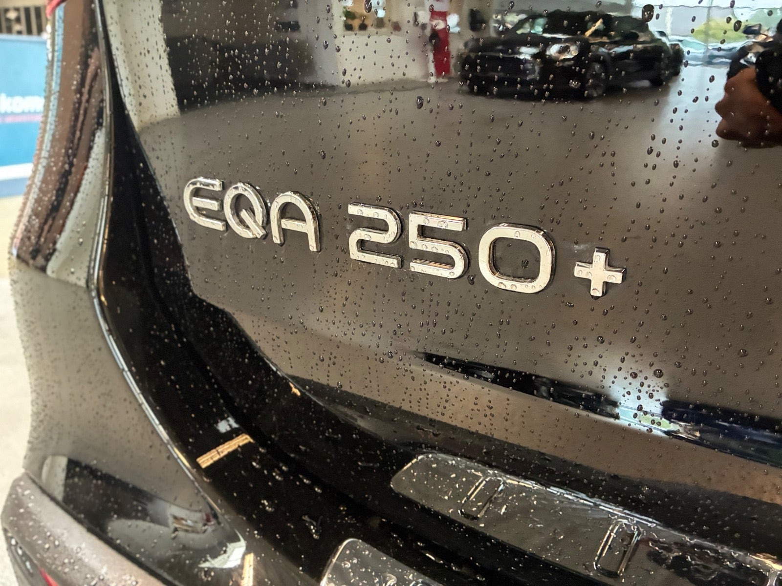 Sort Mercedes EQA250+ fra 2024