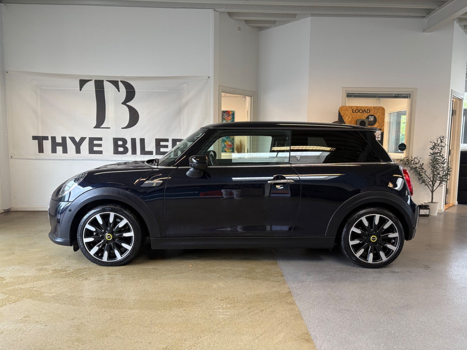 Sort Mini Cooper SE fra 2022
