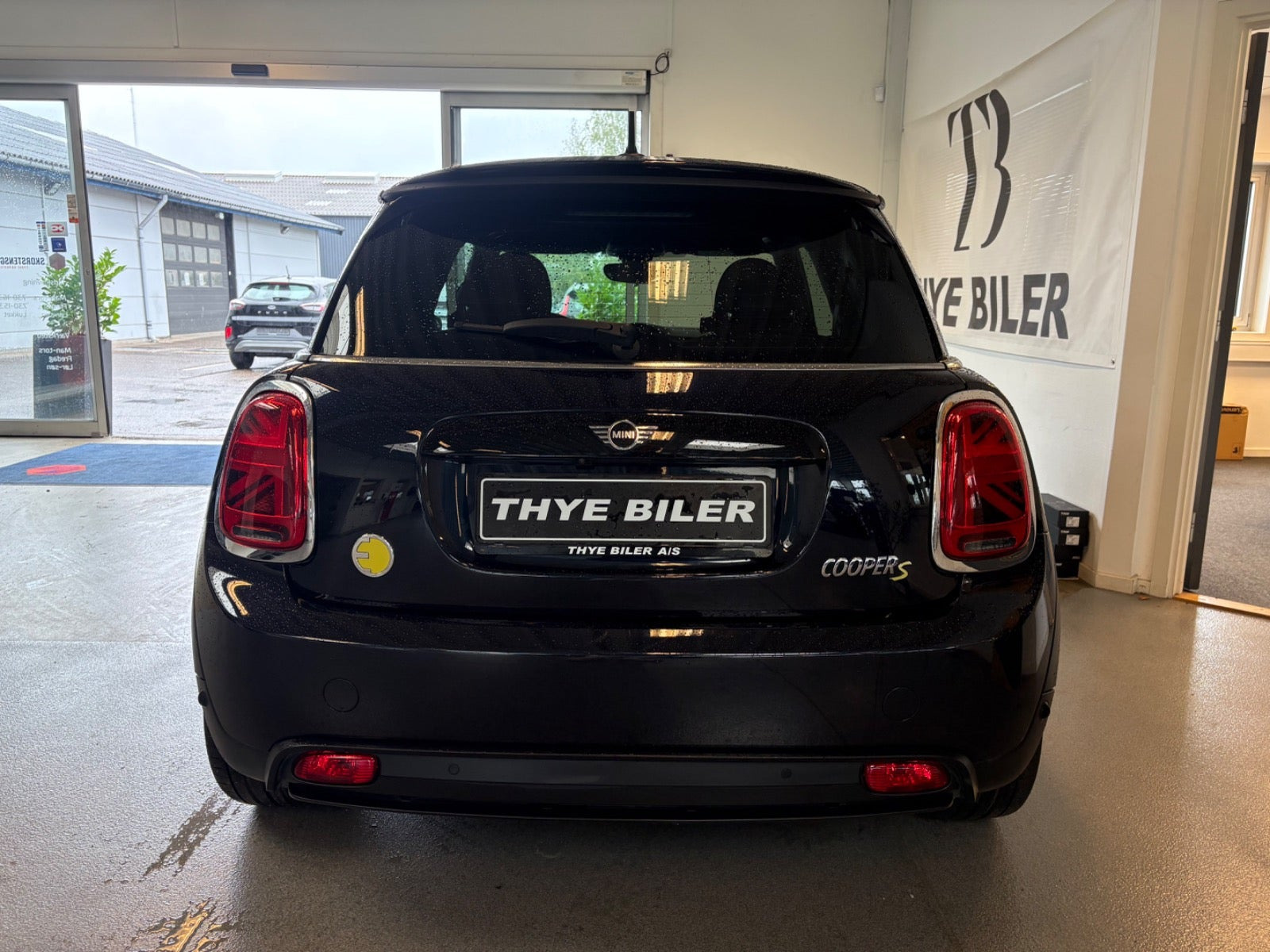 Sort Mini Cooper SE fra 2022