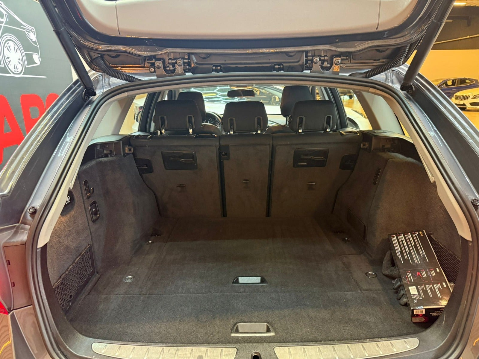 Grå BMW 320d fra 2018