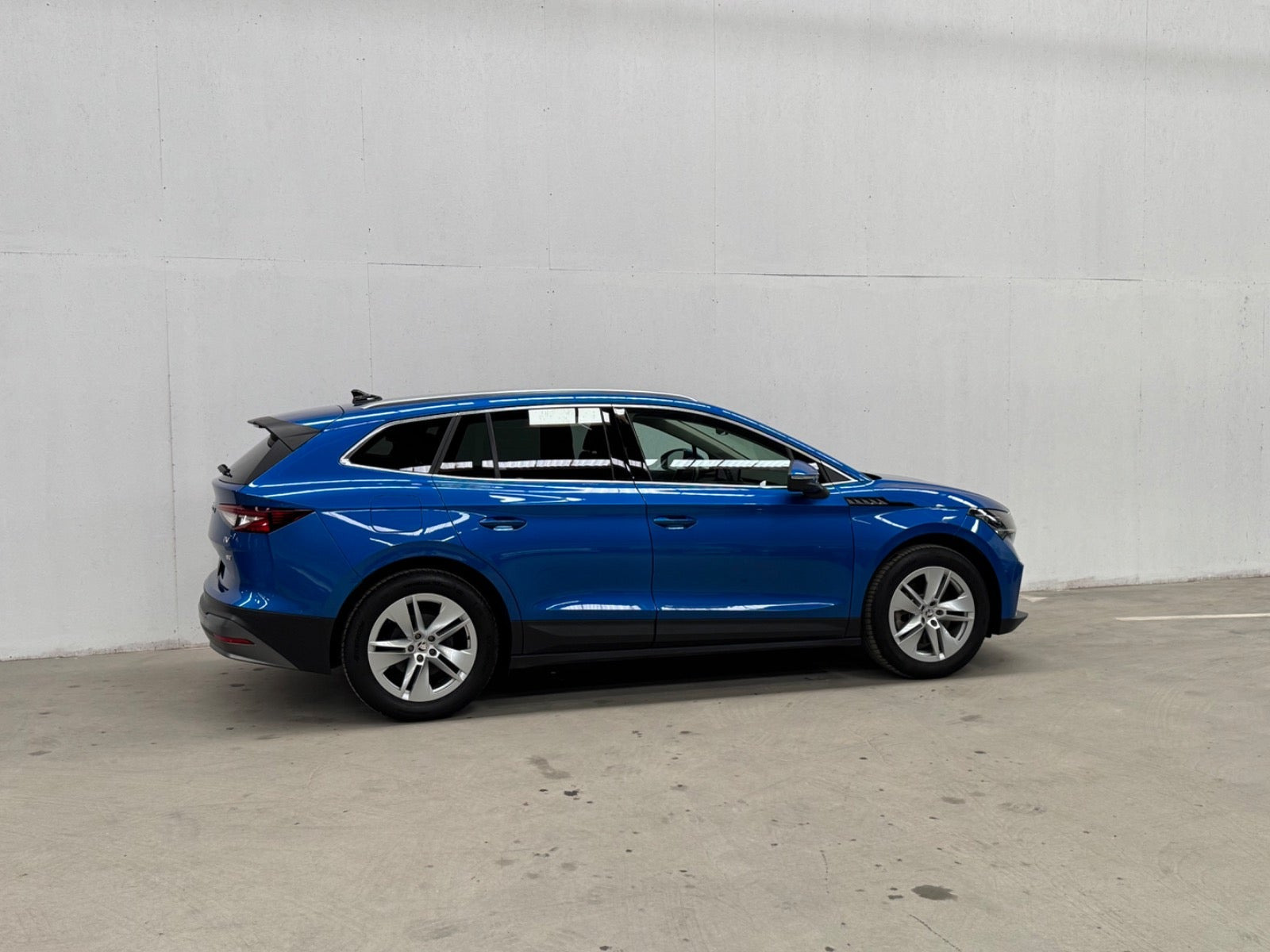 Blå Skoda Enyaq fra 2022