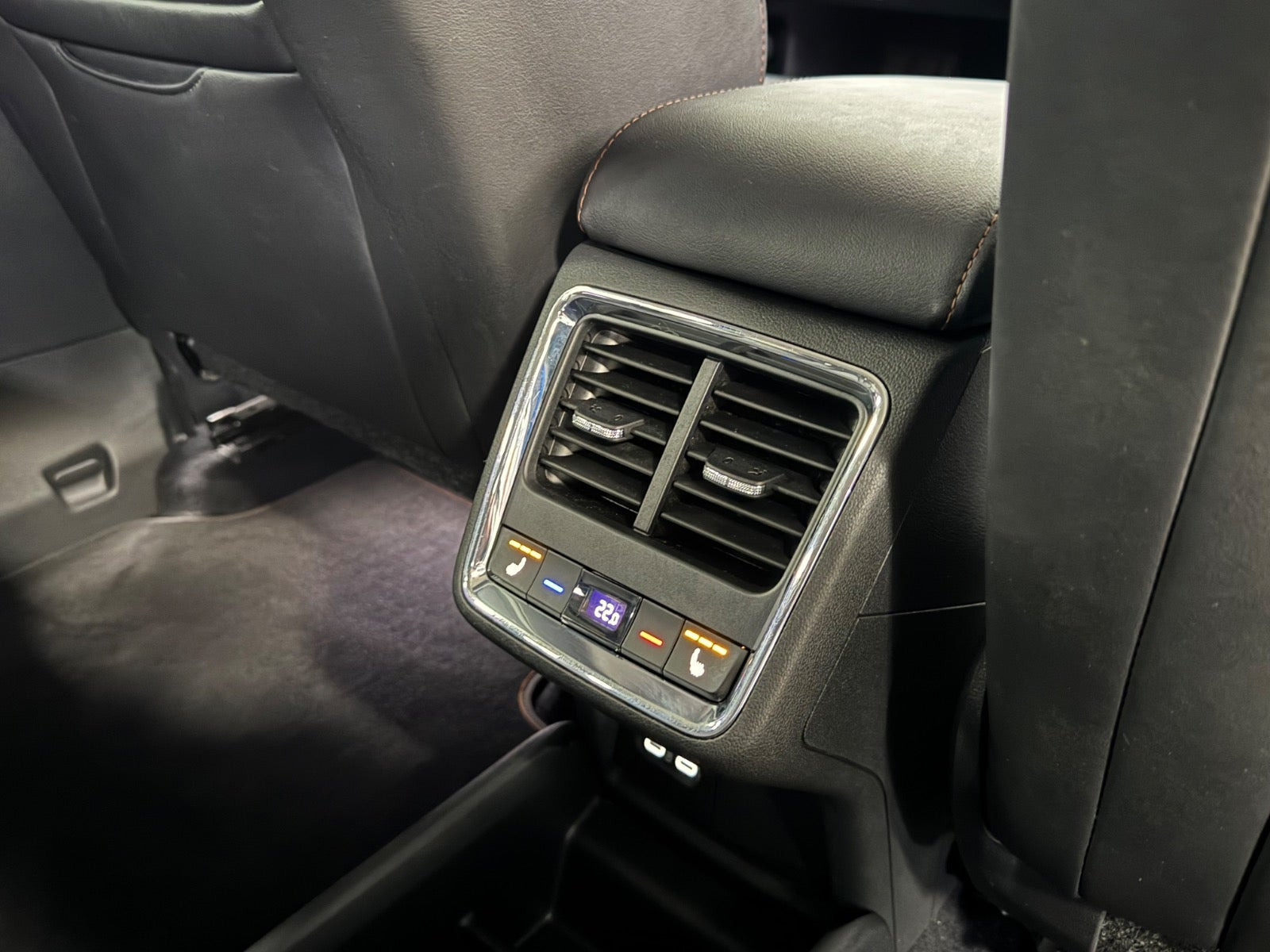 Blå Skoda Enyaq fra 2022