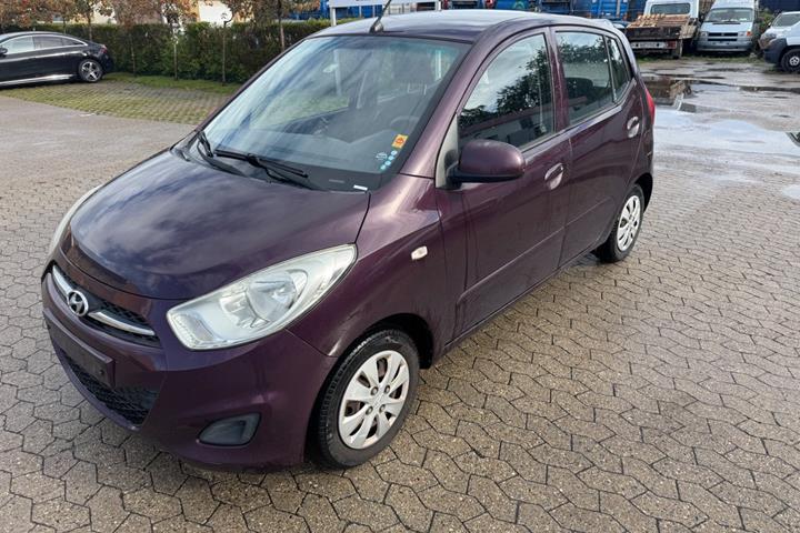 Rød Hyundai i10 fra 2012