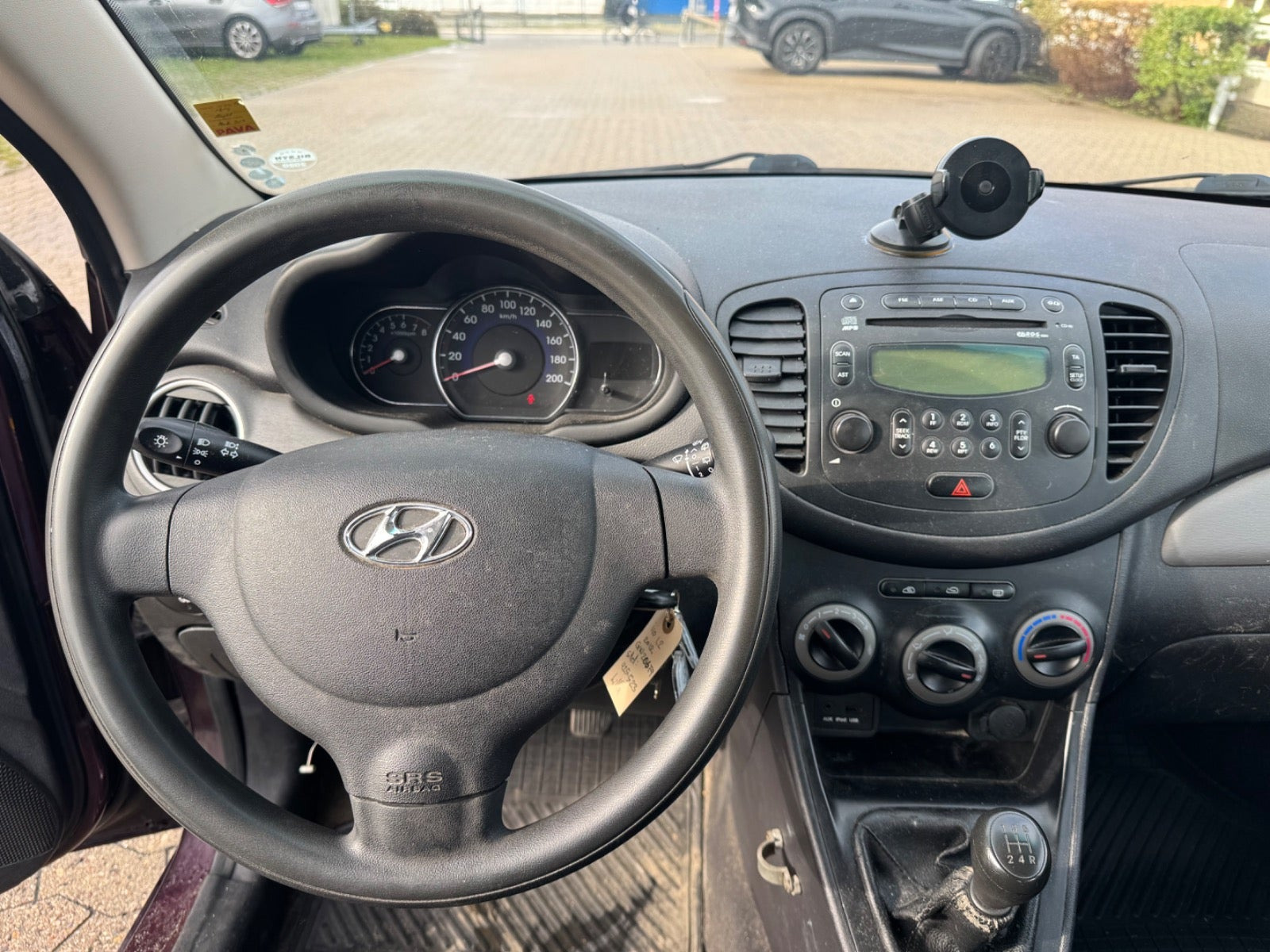 Rød Hyundai i10 fra 2012