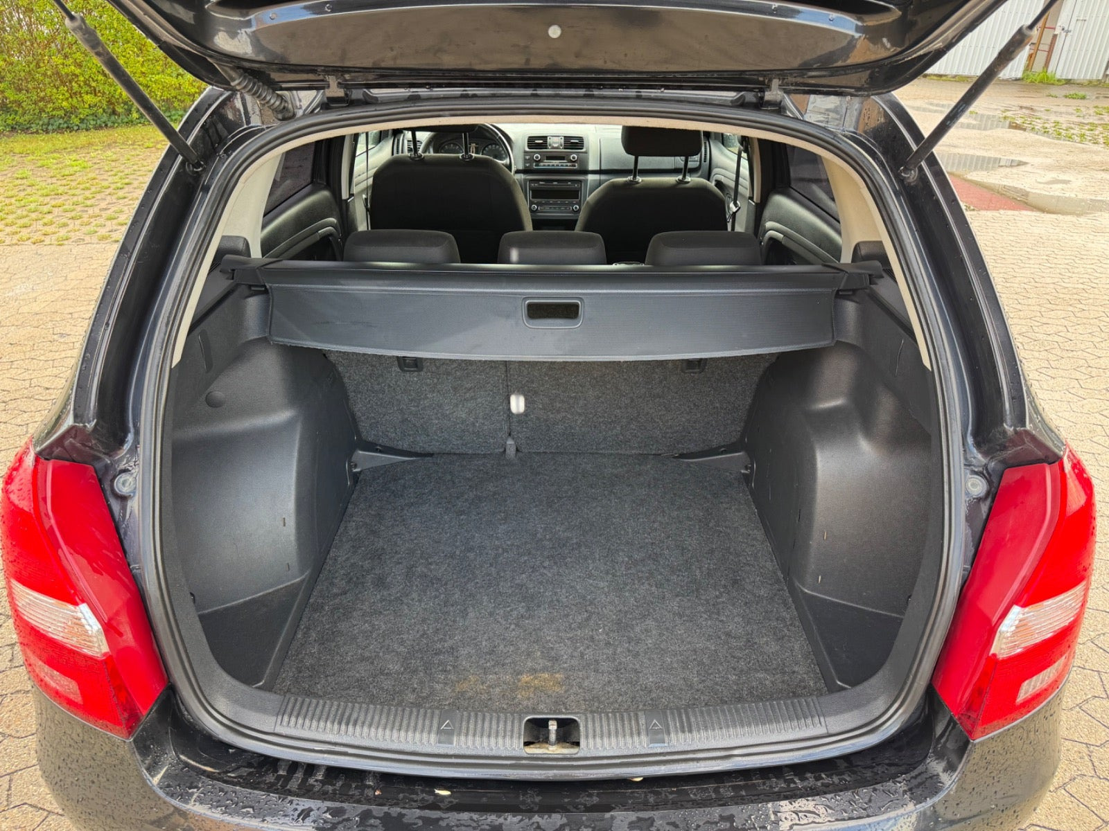 Rød Skoda Fabia fra 2012