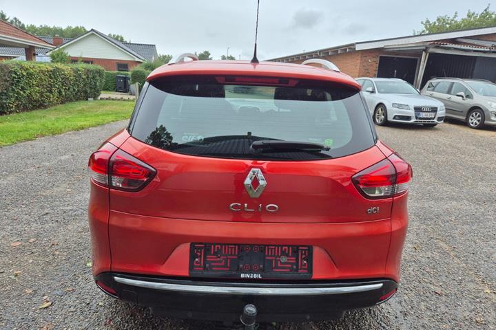 Grøn Renault Clio IV fra 2015