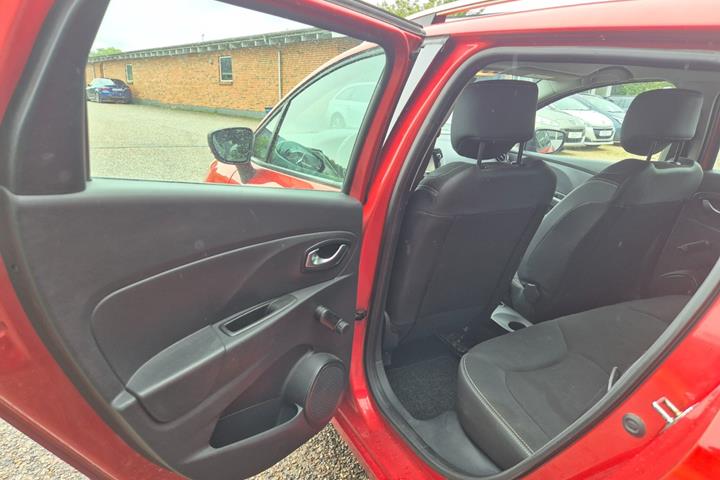 Grøn Renault Clio IV fra 2015