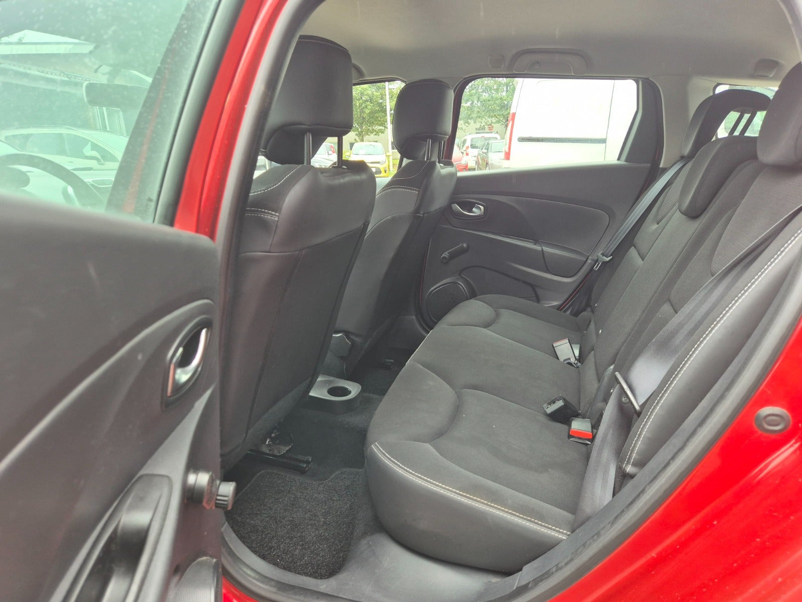 Grøn Renault Clio IV fra 2015