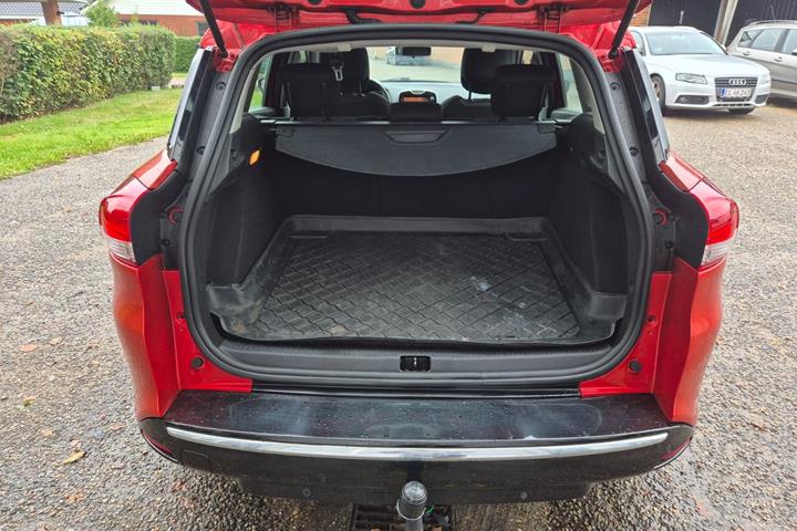 Grøn Renault Clio IV fra 2015