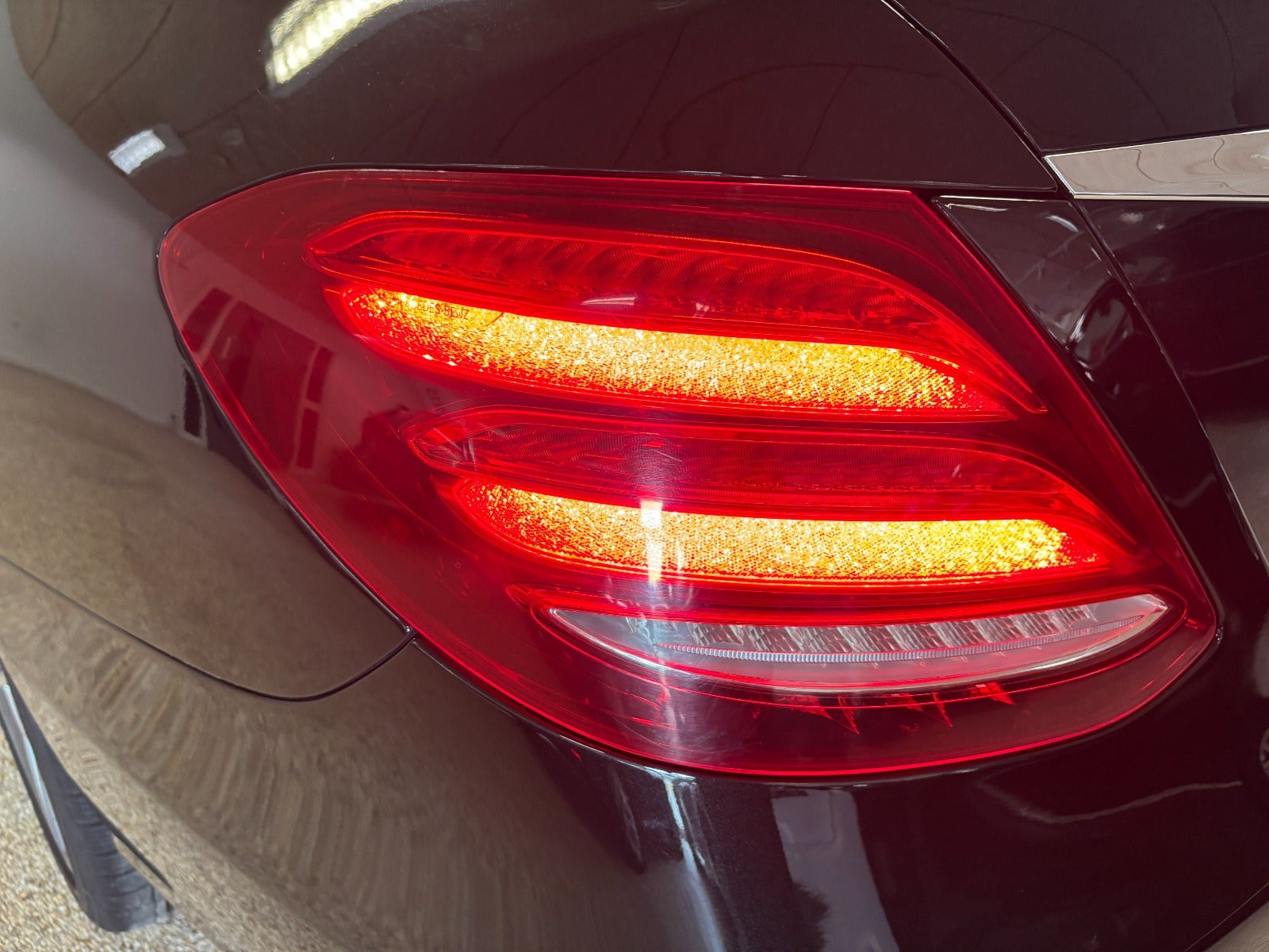 Sort Mercedes E220 d fra 2016