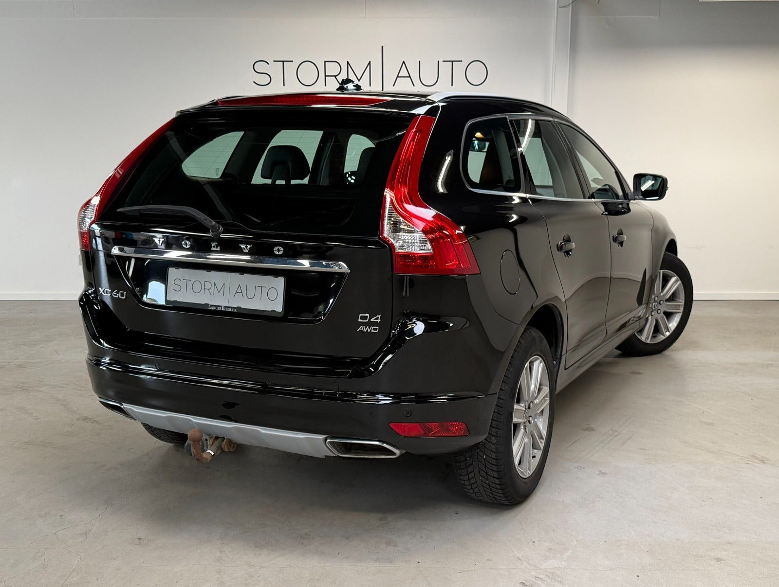 Sort Volvo XC60 fra 2016
