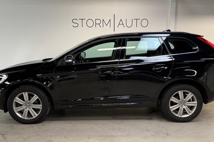 Sort Volvo XC60 fra 2016