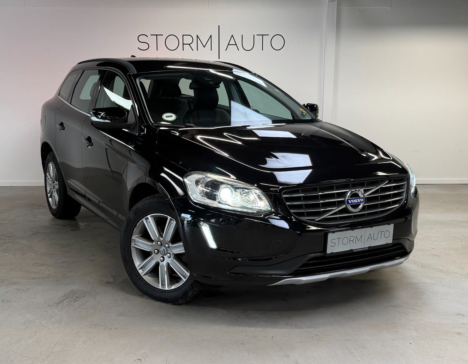 Sort Volvo XC60 fra 2016