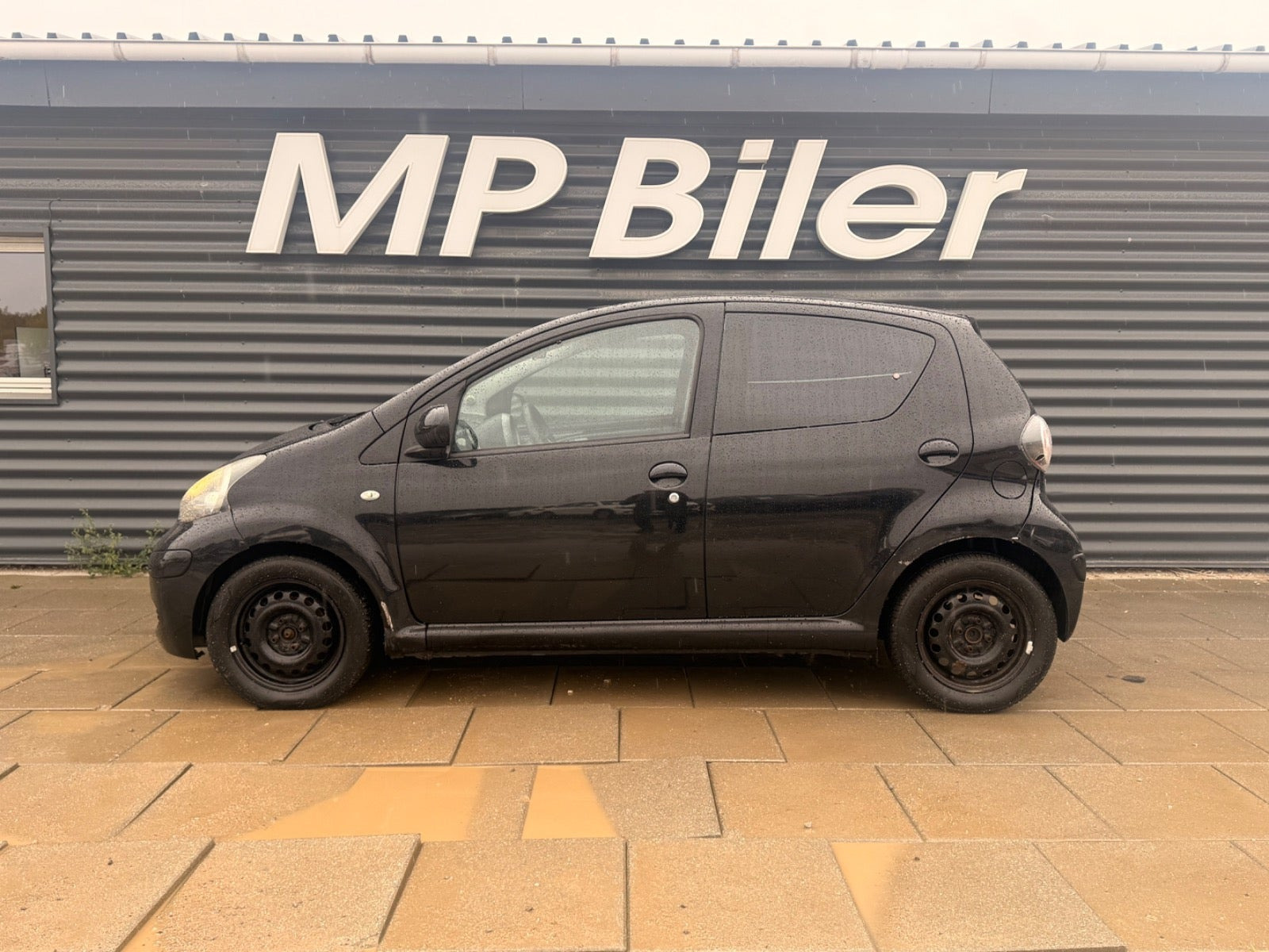 Sort Toyota Aygo fra 2011