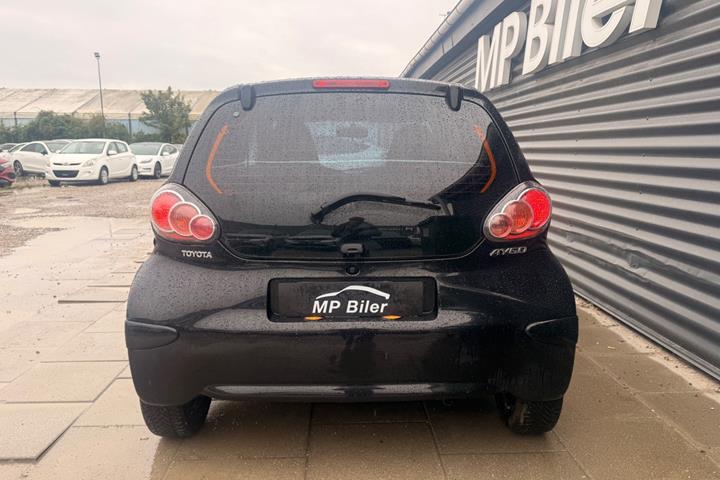 Sort Toyota Aygo fra 2011