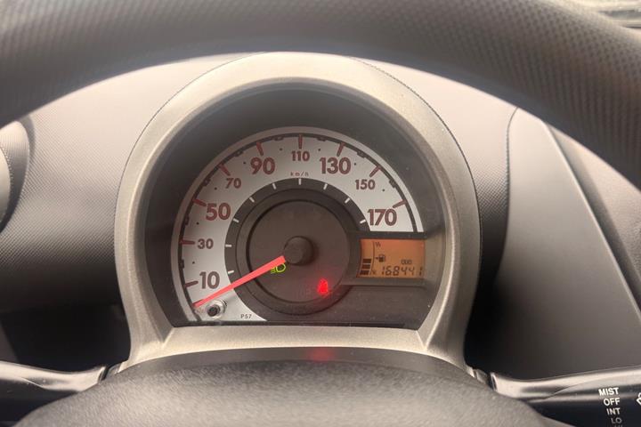 Sort Toyota Aygo fra 2011