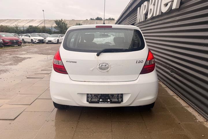 Hvid Hyundai i20 fra 2009