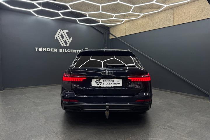 Blå Audi A6 fra 2021